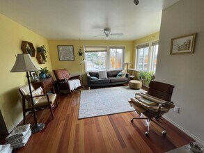 9001 35th Ave SW in Seattle, WA - Building Photo - Building Photo