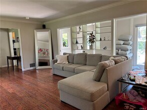 4720 Orange Knoll Ave in La Canada Flintridge, CA - Building Photo - Building Photo