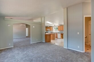 811 Patmore Rd in Coupeville, WA - Building Photo - Building Photo