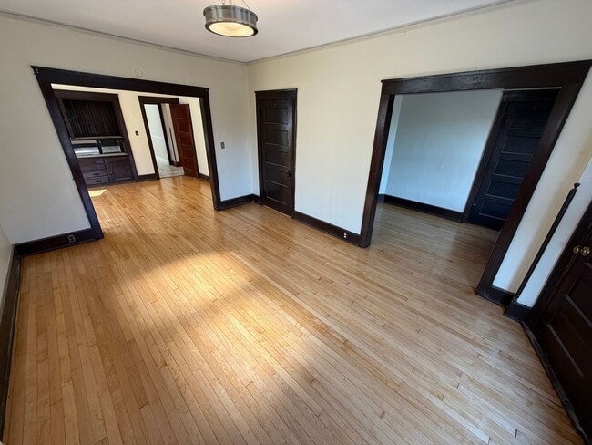 property at 2417 N Cramer St