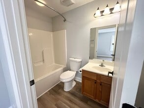 414 Harbor Bay Dr in Elizabeth City, NC - Building Photo - Building Photo