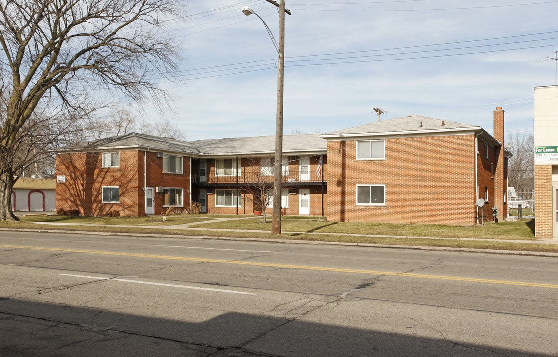 22330 W Warren in Detroit, MI - Foto de edificio