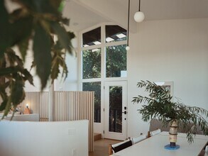 21960 Cereza Way in Topanga, CA - Building Photo - Building Photo