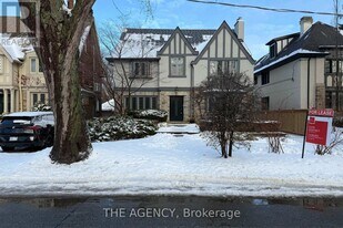 44 Elderwood Dr in Toronto, ON - Building Photo