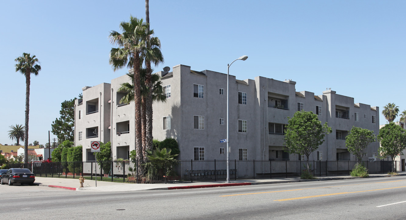 Virginia Apartments in Los Angeles, CA - Building Photo