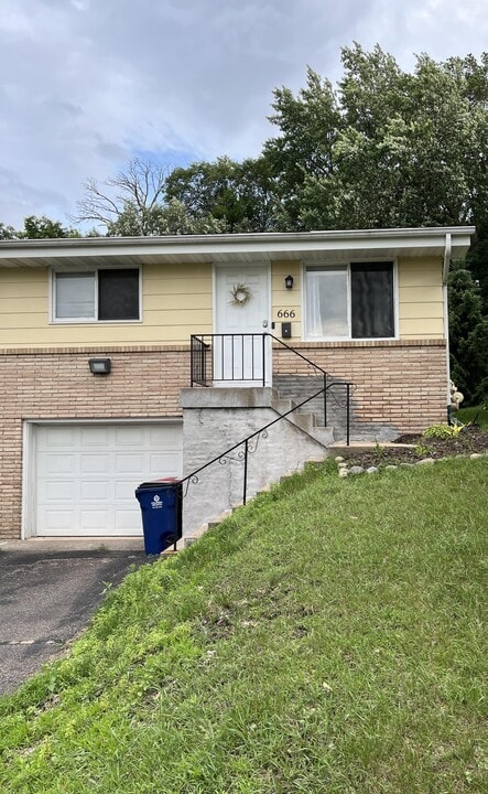 666-662 47 1/2 Ave NE in Columbia Heights, MN - Building Photo