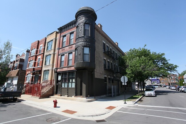 property at 1458 N Bosworth Ave