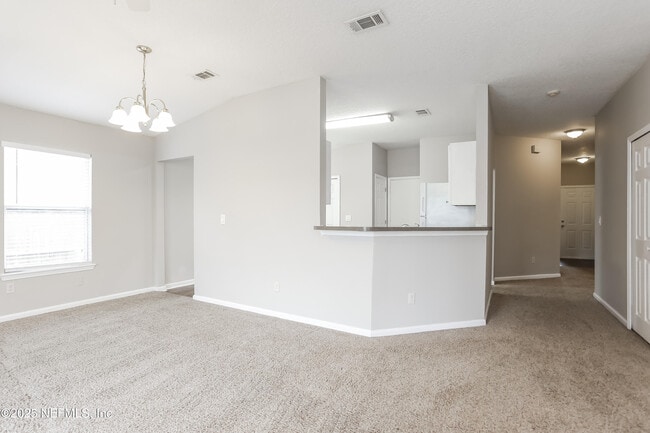 7485 International Village Dr in Jacksonville, FL - Building Photo - Building Photo
