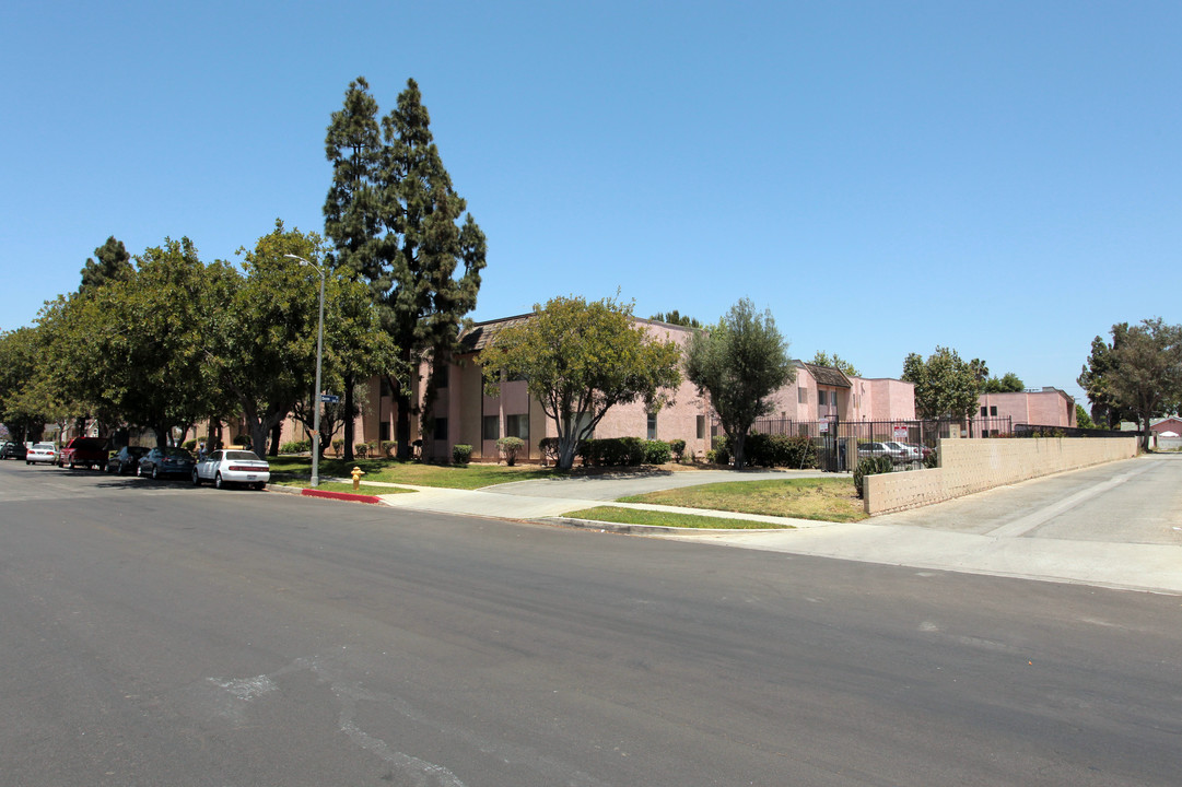 Banning Villa Apartments in Wilmington, CA - Foto de edificio