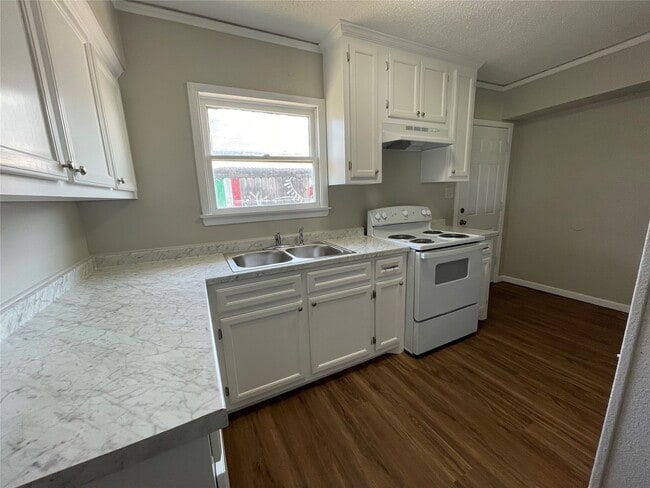 property at 1731 W 8th St