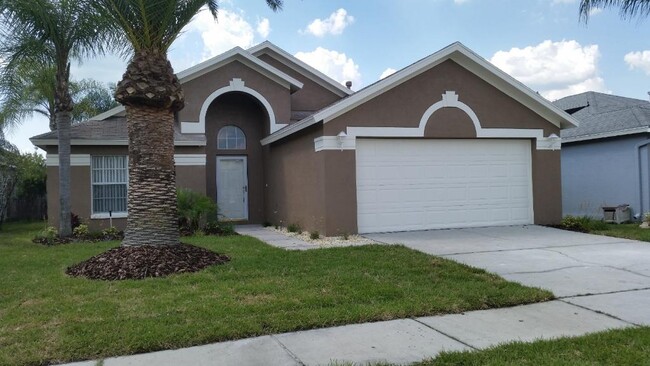 29521 Crossland Dr in Zephyrhills, FL - Foto de edificio - Building Photo