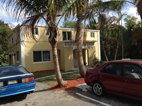 2889 SW 16th St in Fort Lauderdale, FL - Building Photo - Building Photo