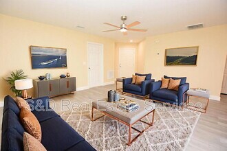1111 Mercury Dr E in Lakeland, FL - Building Photo - Building Photo