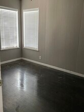 516 W Ave D in Kingsville, TX - Building Photo - Building Photo