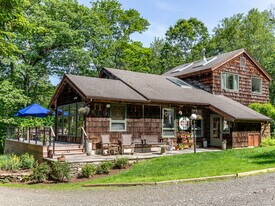 203 Brick School Rd in Warren, CT - Building Photo