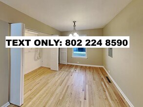 501 Lotus Ln in Glenview, IL - Building Photo - Building Photo