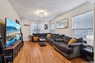 2709 W Craig Pl, Unit 1109 in San Antonio, TX - Building Photo - Building Photo