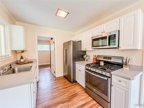 2354 W Lake Rd in Skaneateles, NY - Building Photo - Building Photo