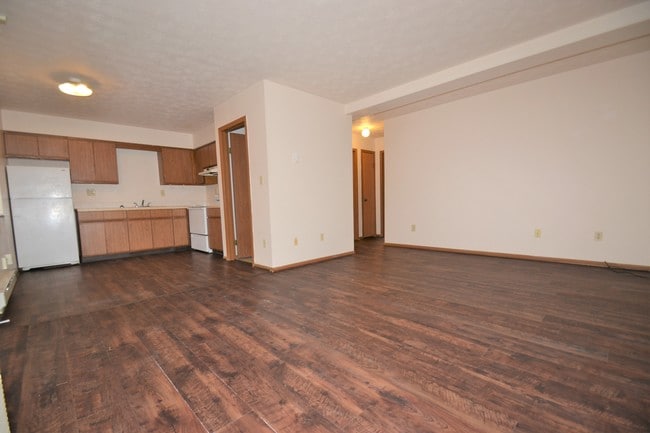 278 Torrey St, Unit B in Akron, OH - Foto de edificio - Building Photo