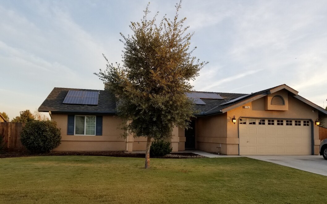2756 Chardonnay Ln in Wasco, CA - Foto de edificio