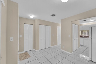 9088 NW 40th St in Coral Springs, FL - Building Photo - Building Photo