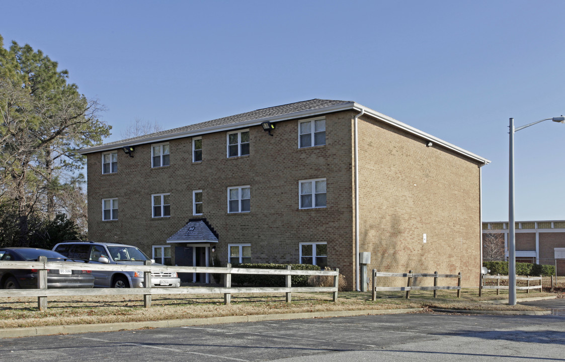 Dove Landing Pharrah in Virginia Beach, VA - Building Photo