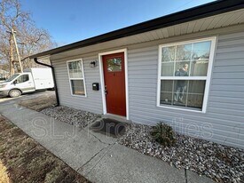 218 Watt St in Jeffersonville, IN - Building Photo