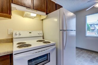 2665 SE 162nd Ave in Portland, OR - Foto de edificio - Building Photo