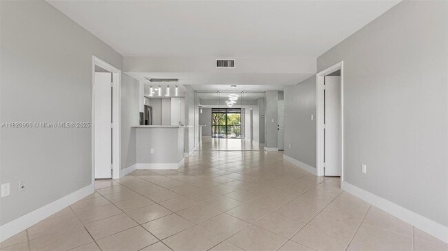 5550 NW 44th St, Unit 205B in Lauderhill, FL - Building Photo - Building Photo