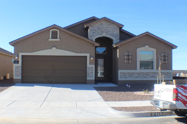 6757 Ixtapa Pl in El Paso, TX - Foto de edificio - Building Photo