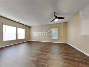 936 Shenandoah Way in Greenwood, IN - Building Photo - Building Photo