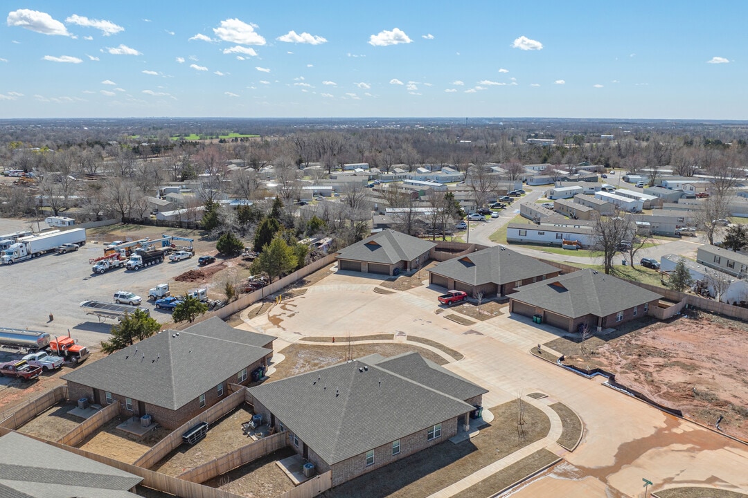 7629 Wildflower Way in Oklahoma City, OK - Building Photo