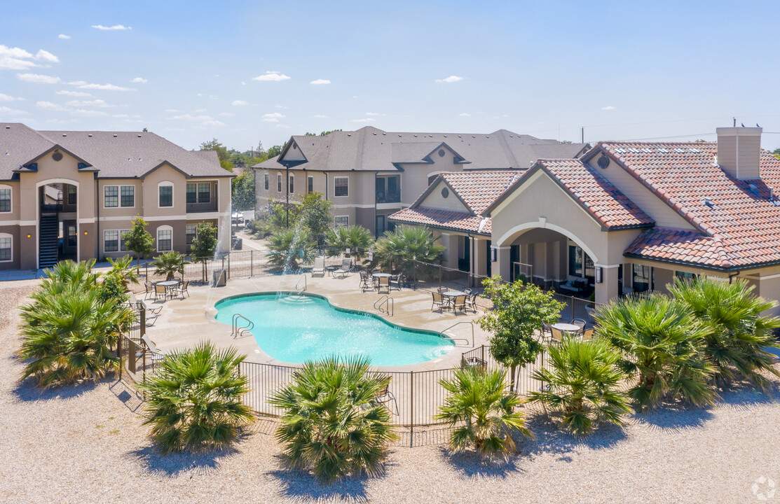 Sorrento Villas in Hobbs, NM - Building Photo