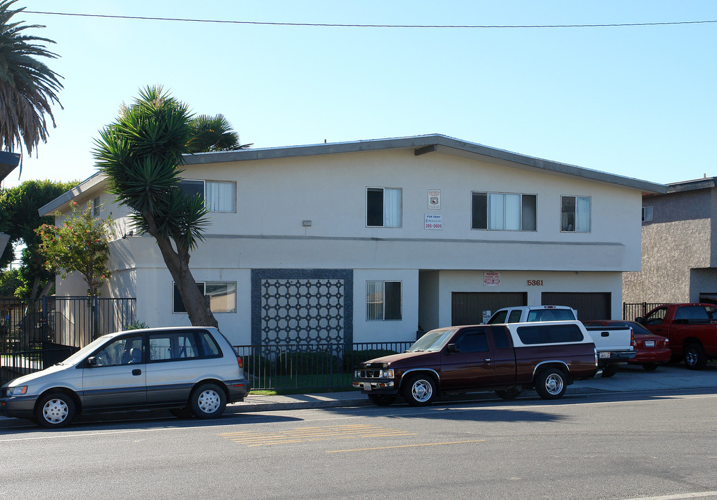 5361 Perkins Rd in Oxnard, CA - Building Photo