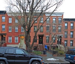 16 4th Pl in Brooklyn, NY - Foto de edificio - Building Photo