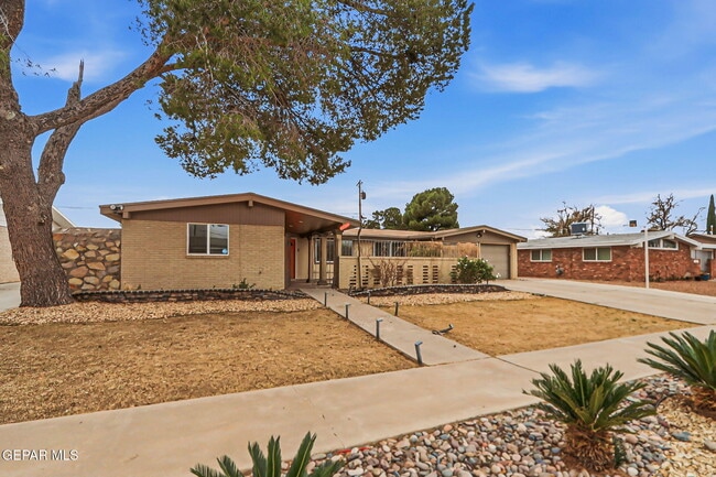 10164 Dunbarton Dr in El Paso, TX - Building Photo - Building Photo