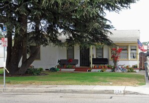 319 E Scott St in Port Hueneme, CA - Building Photo