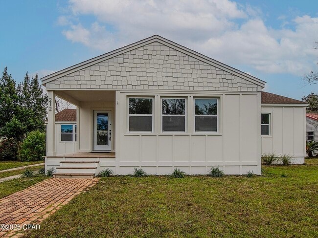 property at 212 N Cove Blvd