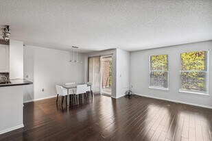 675 N 1st St in Minneapolis, MN - Building Photo