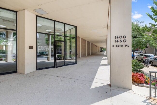 1400 E 55th Pl, Unit 516S in Chicago, IL - Foto de edificio - Building Photo