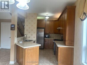 5 Sea Lion Rd in Brampton, ON - Building Photo - Building Photo