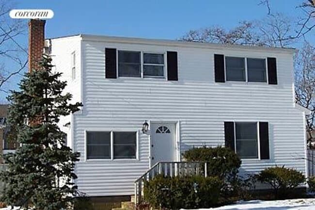 property at 7 Maple St