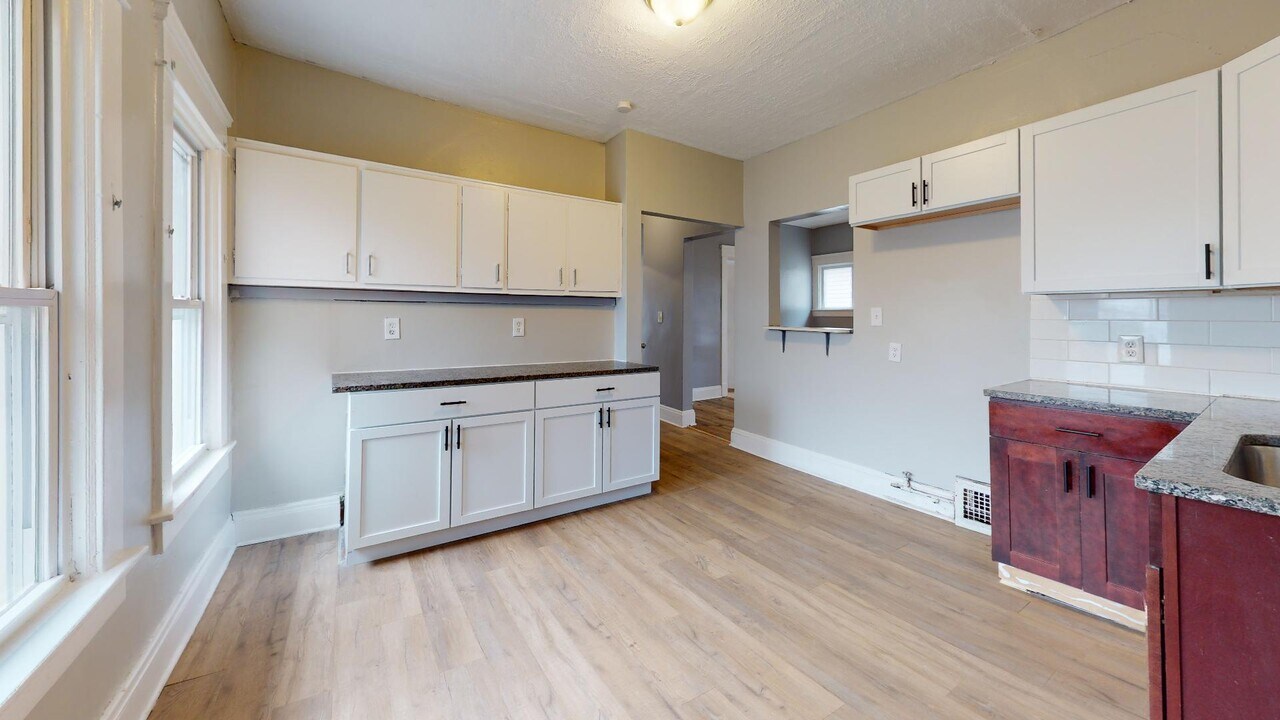 3213 Louisiana Ave in Cleveland, OH - Building Photo