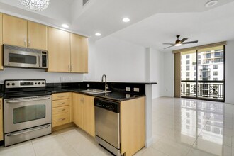 801 S Olive Ave in West Palm Beach, FL - Foto de edificio - Building Photo