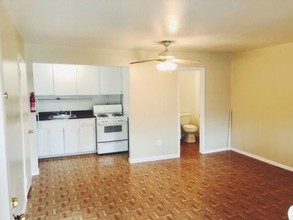 1756 W Main St-Unit -14 in Houston, TX - Foto de edificio - Building Photo