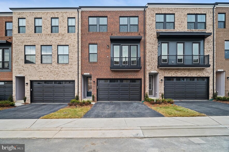 21747 Charing Cross Ter, Unit 369 in Ashburn, VA - Foto de edificio