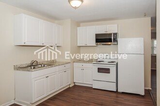 1004 8th Ave SW in Decatur, AL - Foto de edificio - Building Photo