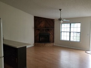 3986 Breezee Ct in Tallahassee, FL - Building Photo - Building Photo