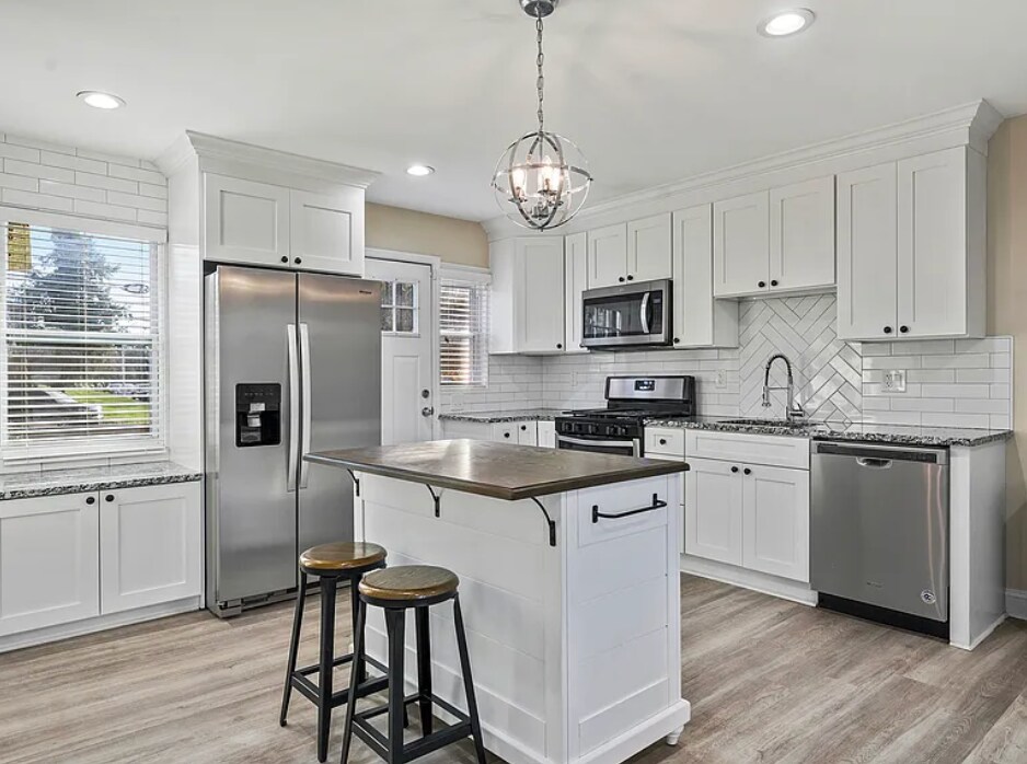 103 N Athol Ave in Baltimore, MD - Building Photo