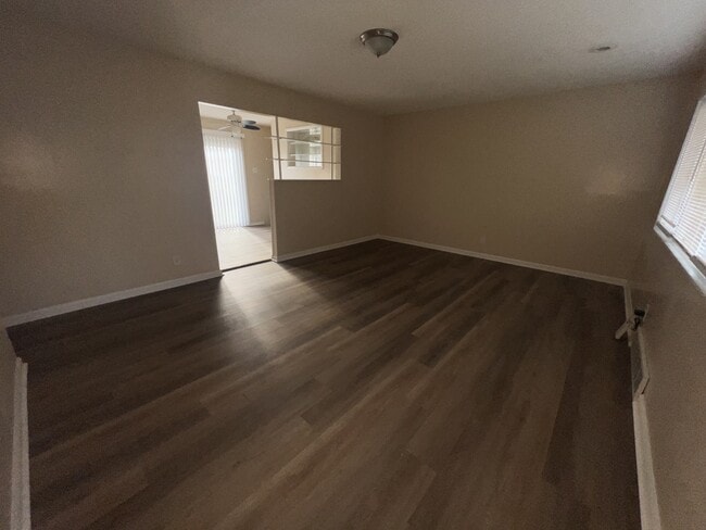 299 Dashwood Dr in Ferguson, MO - Building Photo - Building Photo